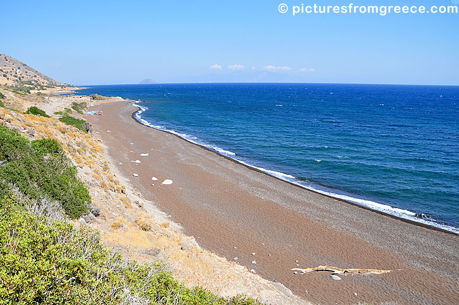 Lies is located near Pachia Ammos beach and is one of the best beaches in Nisyros.