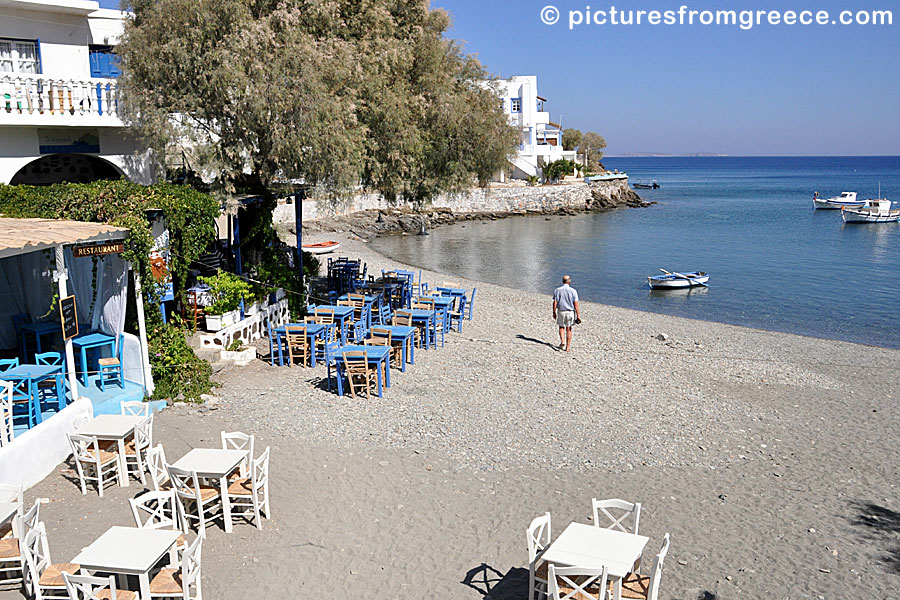 There are two tavernas on the beach and a few above the beach in Pera Gialos in Astypalea.