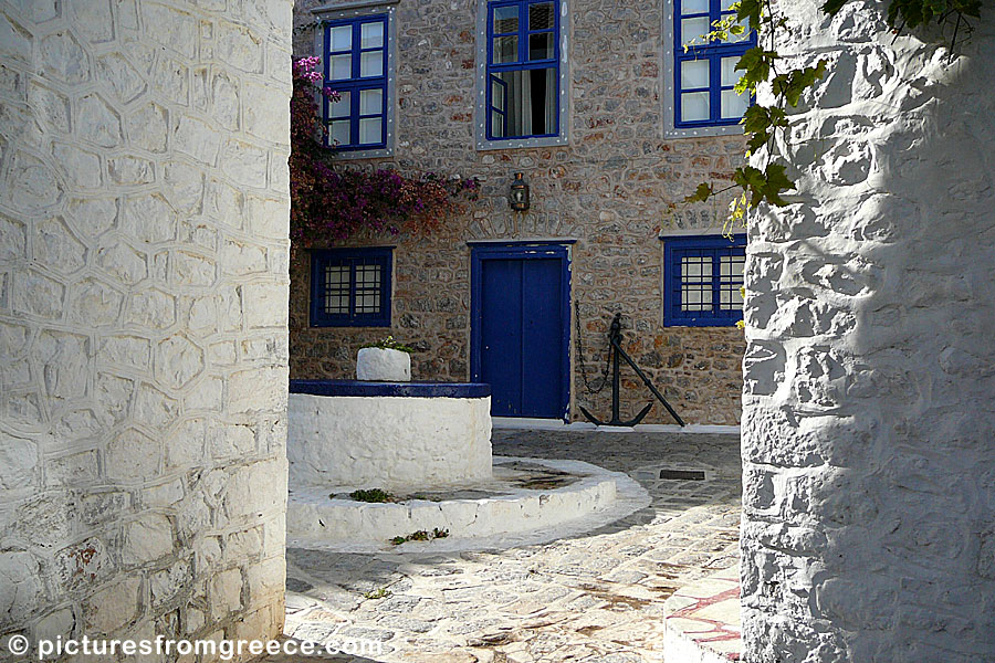 Old mansion in Hydra Town