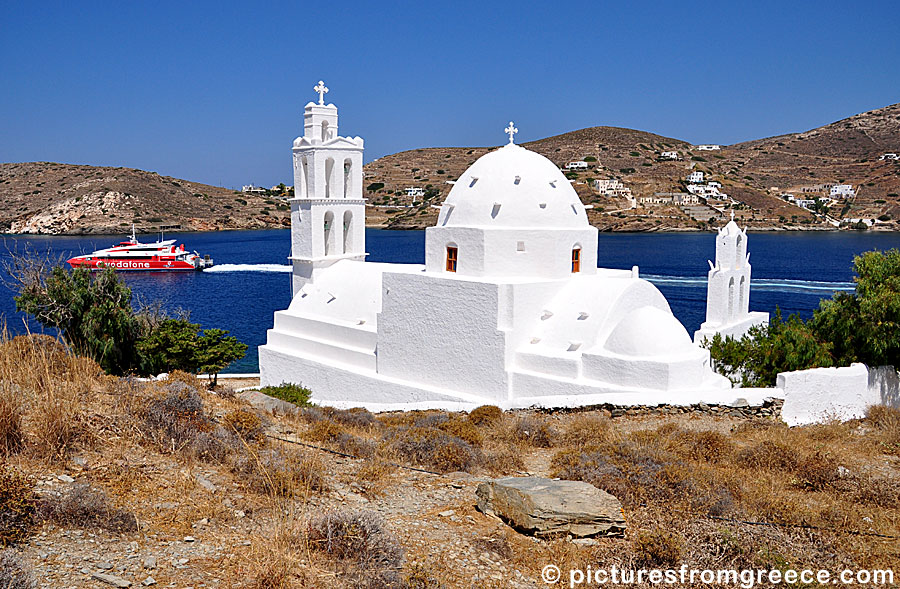 Church of Agia Irini welcomes everyone who comes by ferry to the port of Ios.