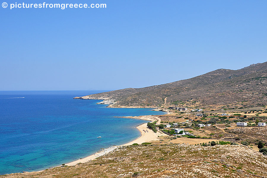 Psathi on East Ios is a small village with a hotel, a taverna and a long sandy beach.