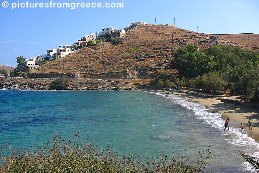 Gialiskari in Kea is the most popular beach in Kea and is located between Vourkari and Korissia.