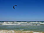 Kitesurfing.