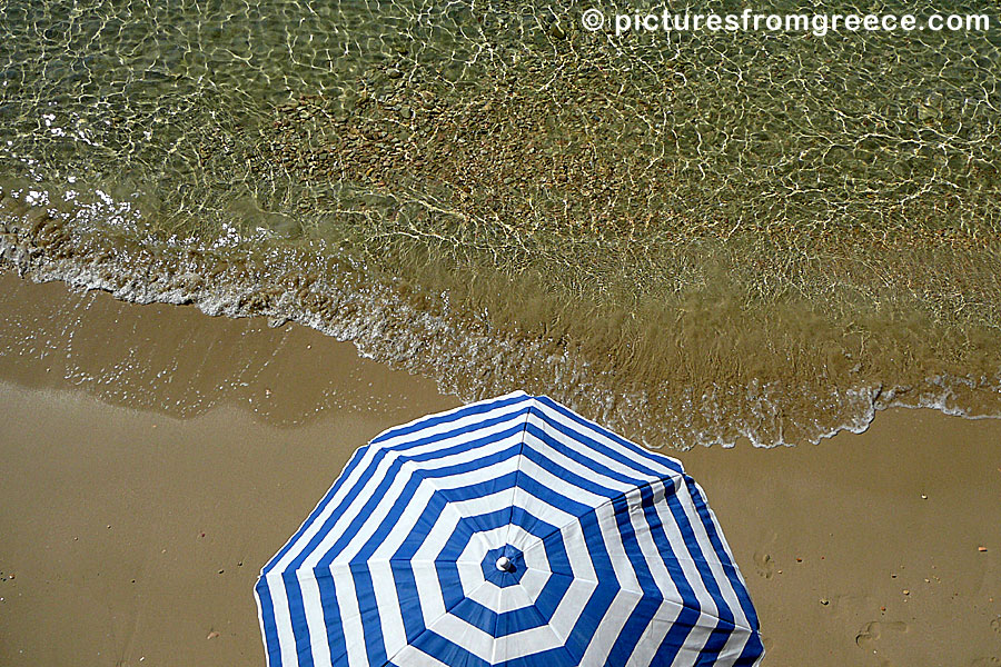 The small sandy beach of Kalimera is the best beach in Koufonissia.