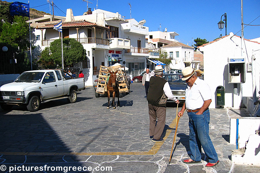 Dryopida in Kythnos is one of Cyclades's most genuine and picturesque villages.