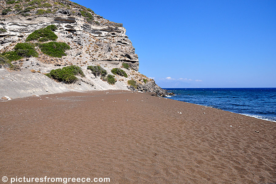 Pachia Ammos is tbest beach in Nisyros and it consists of sand.