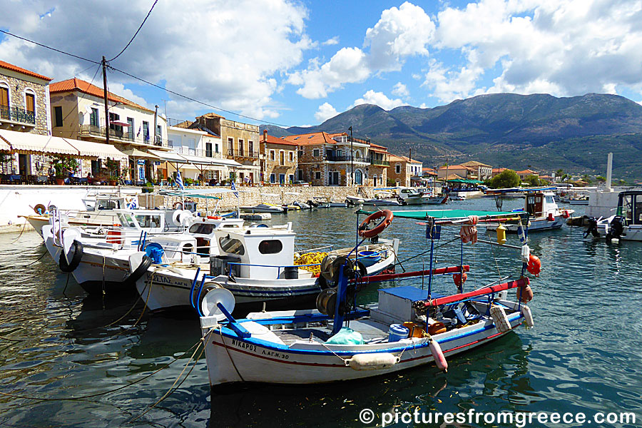 Agios Nikolaos is a very beautiful fishing village south of Stoupa.