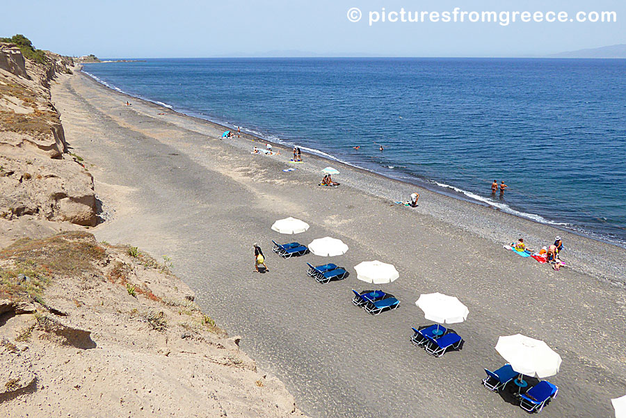 The beaches of Baxedes and Paradise are quite close to Oia on Santorini's east coast.