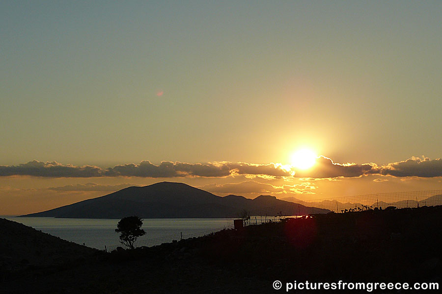 Sunrise in Schinoussa.