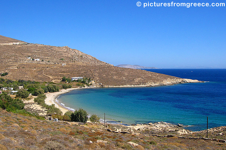 Agios Ioannis is an unexplored sandy beach within walking distance of Psili Amos beach in Serifos.