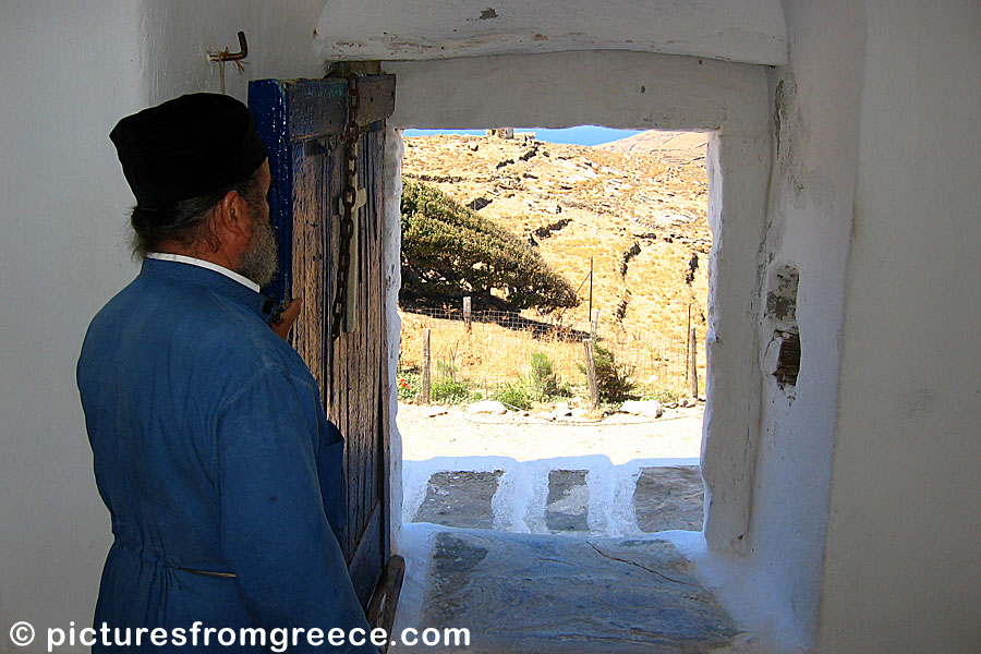 Moni Taxiarchon in Serifos.