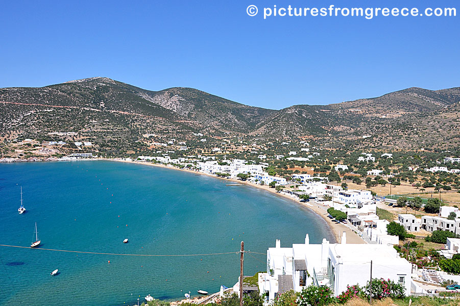 Platys Gialos beach in Sifnos.