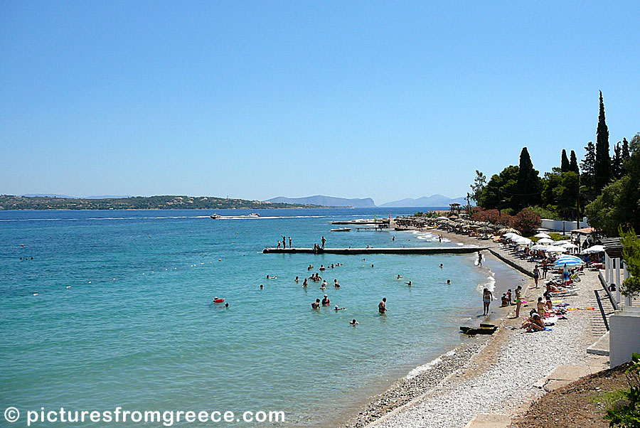 Kaika beach is located near Ligoneri, Spetses Town and Anargirios school. 