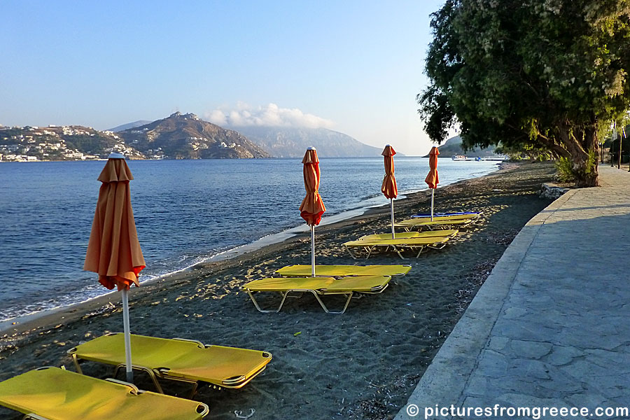 On the rock in Telendos is a restaurant and bar which also offers accommodation. Below is a sandy beach.